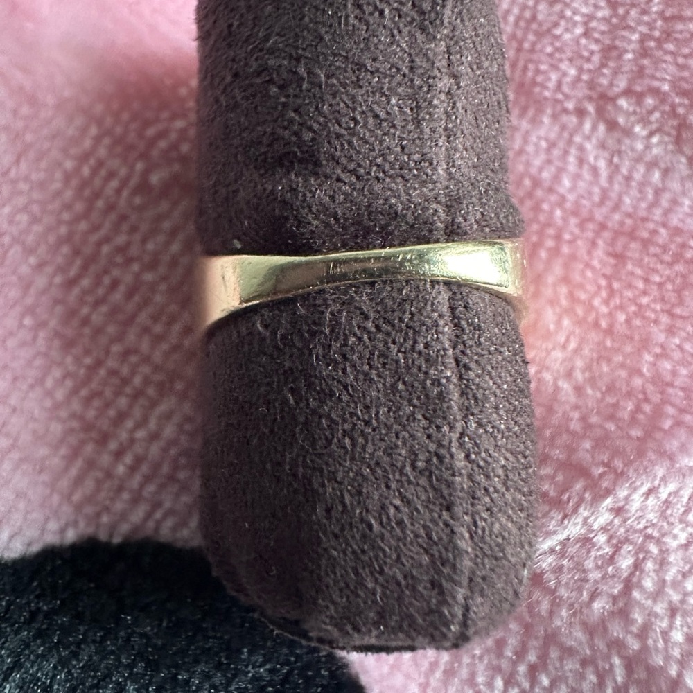 Solid 14Kt Gold Pink Sapphire Ring - Picture 13 of 15
